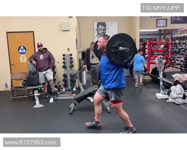 成都网球队耐力训练引发热议球员表现与体能备战的深度探讨 成都网球队耐力训练引发热议球员表现与体能备战的深度探讨