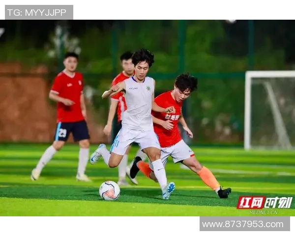 展现男子气概的足球明星们如何在绿茵场上书写传奇人生